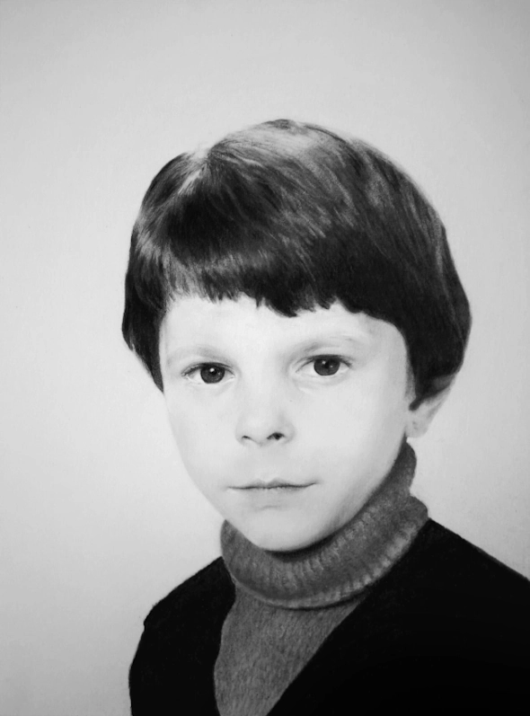 dessin, portrait enfant d'après photo au Fusain et Graphite